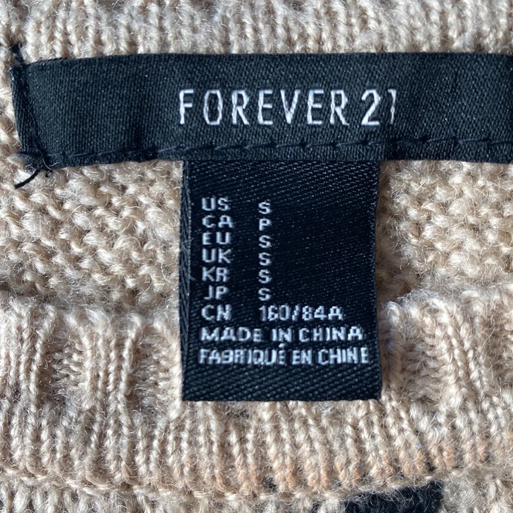 Distressed oversized sweater - Picture 11 of 12